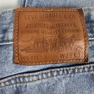 551 Levi’s High Rise Straight leg jeans  29x32